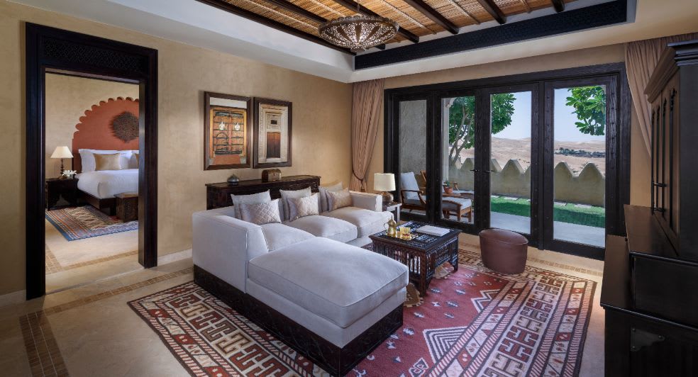 https://assets.anantara.com/image/upload/q_auto%2Cf_auto/media/minor/anantara/images/qasr-al-sarab-desert-resort-by-anantara/accommodation/room-type/suites/guest_room_anantara-suite_livingroom_984x532.jpg