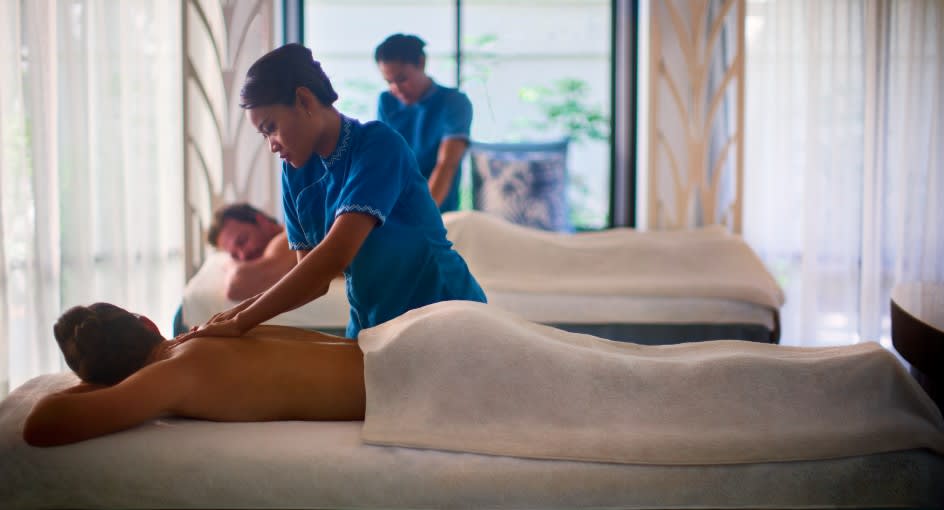Couples massage at Anantara Veli Maldives Resort