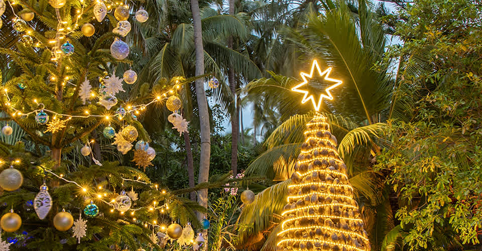 Christmas tree lighting in the Maldives at Anantara Kihavah Maldives Villas