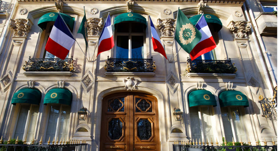 Le Clarence in Paris is one of Europe's Historic Michelin Star Restaurants in Europe