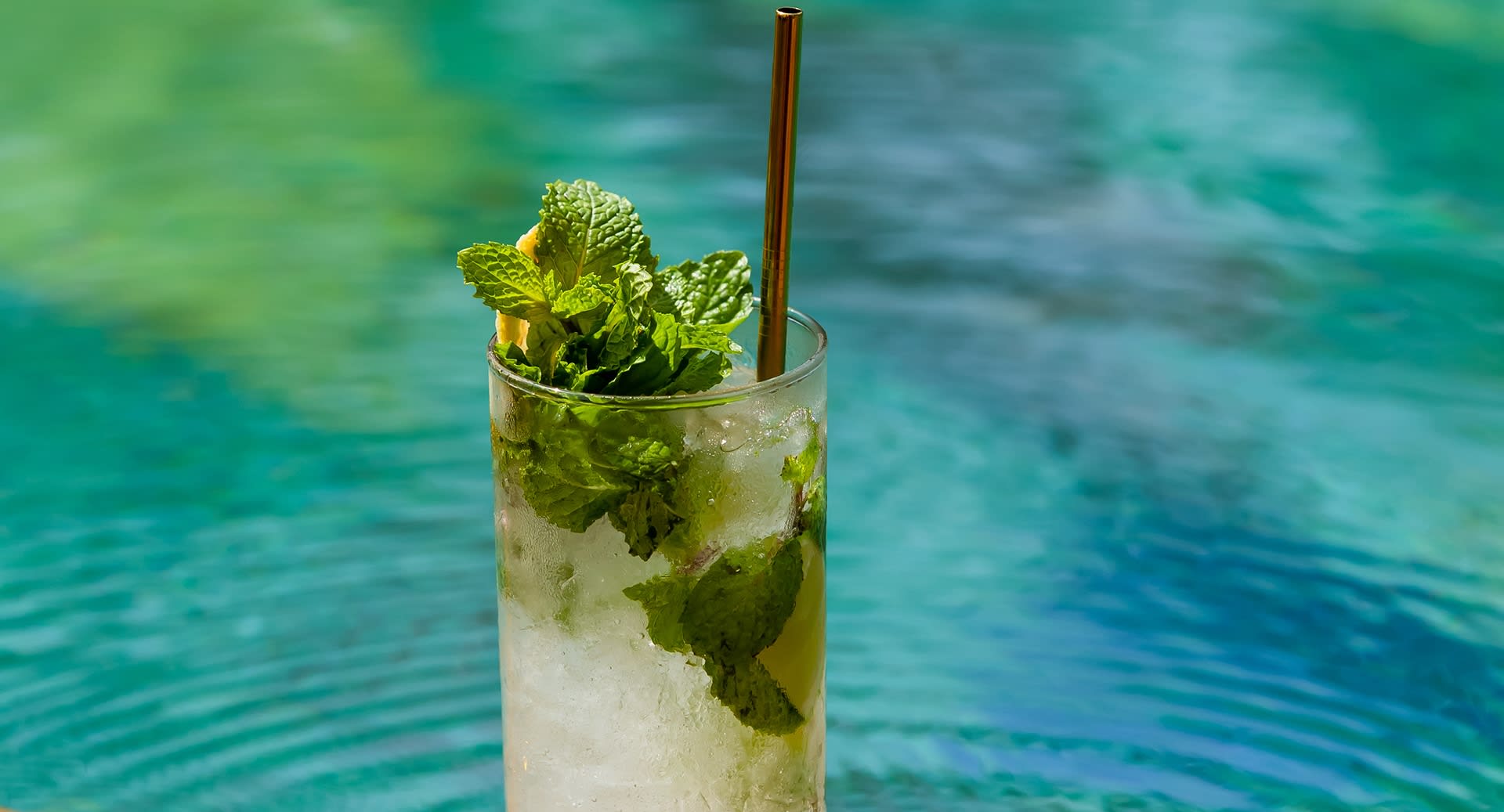 TAN Beach Lounge - Bee Breeze