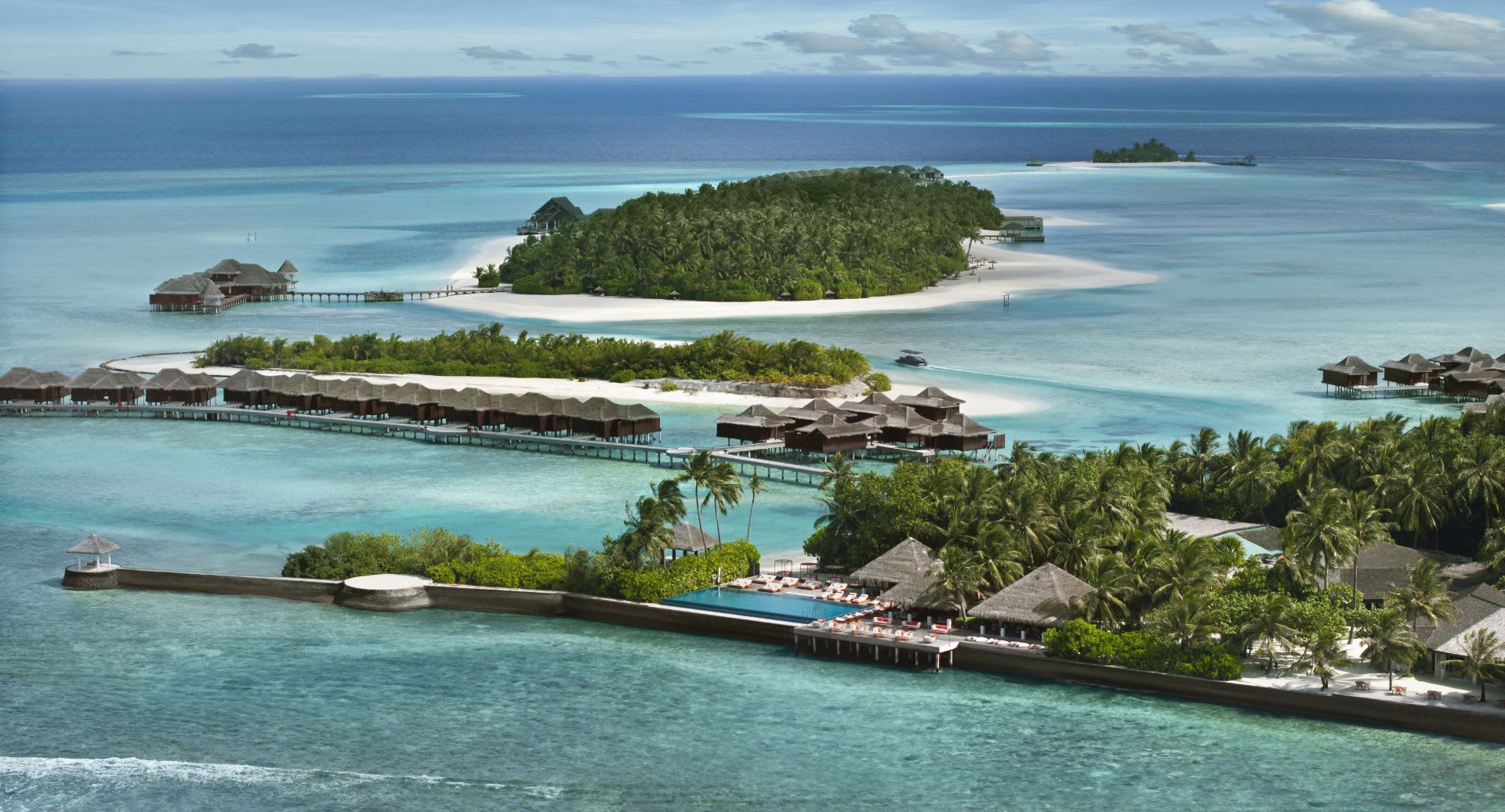 Dhoni Bar aerial view at Anantara Veli Maldives Resort