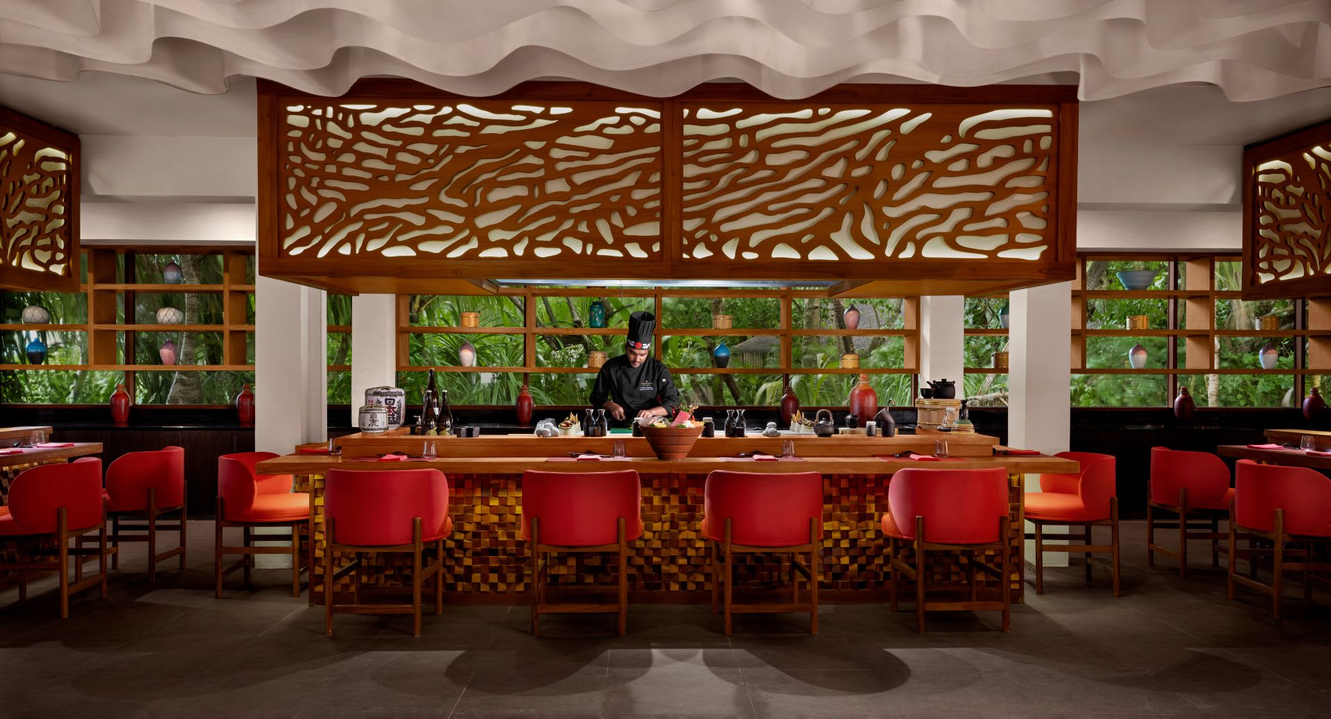 Origami restaurant Teppanyaki chef at Anantara Veli Maldives Resort