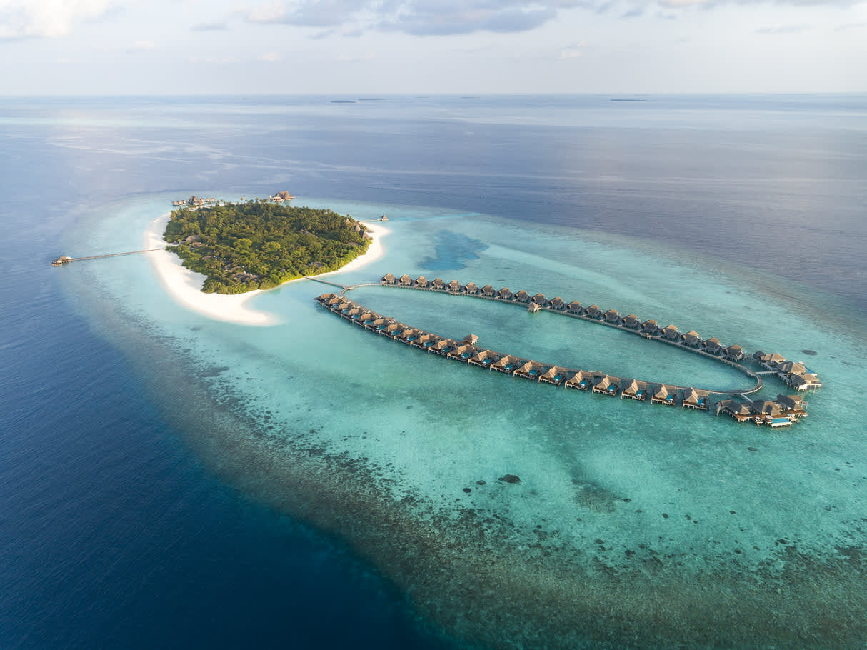 An unparalleled beauty of the Maldives with a stay at Anantara Kihavah Maldives Villas