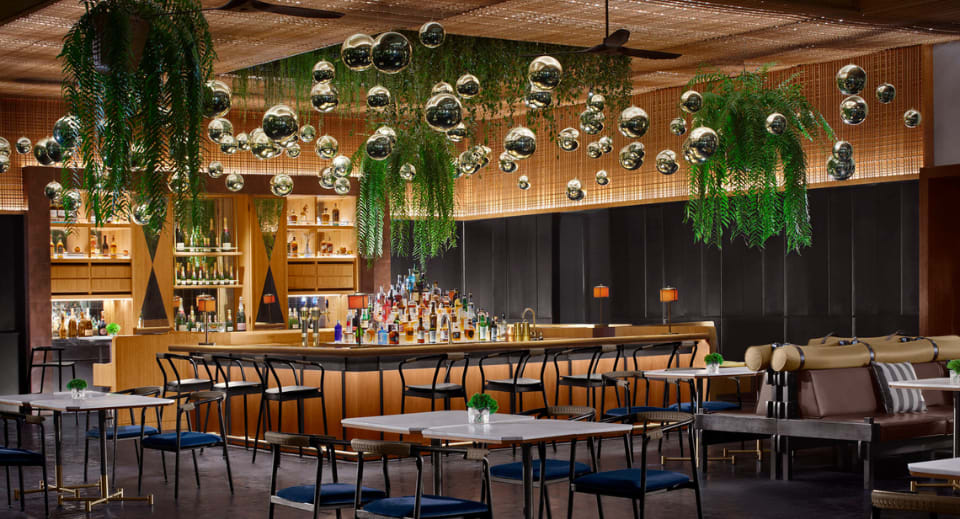 Anantara Siam Bangkok Hotel's al fresco bar, Aqua