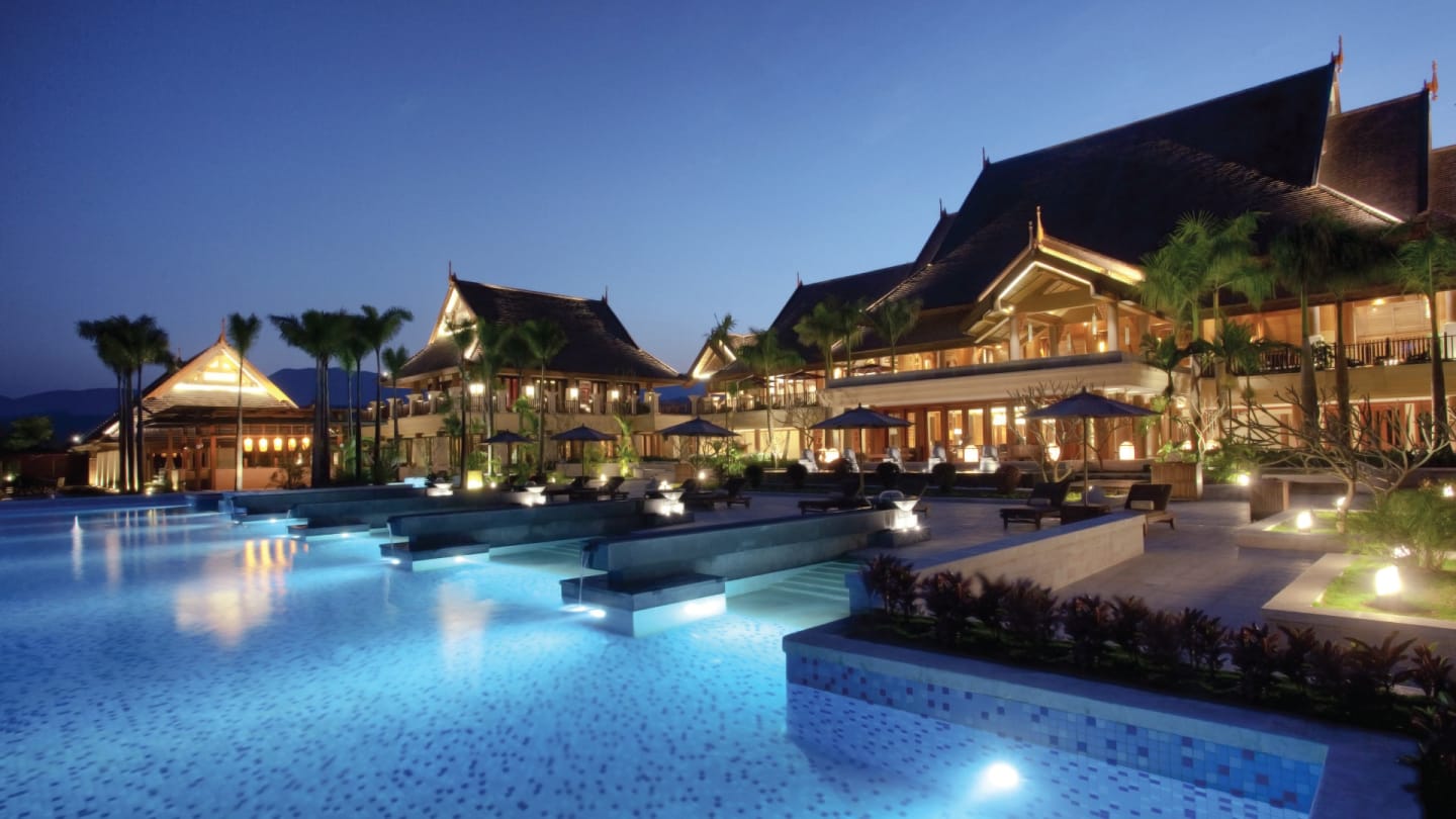 https://assets.anantara.com/image/upload/q_auto,f_auto/media/minor/anantara/images/anantara-xishuangbanna-resort/the-resort/desktop-banner/anantara_xishuangbanna_exterior_banner_1920x1080.jpg