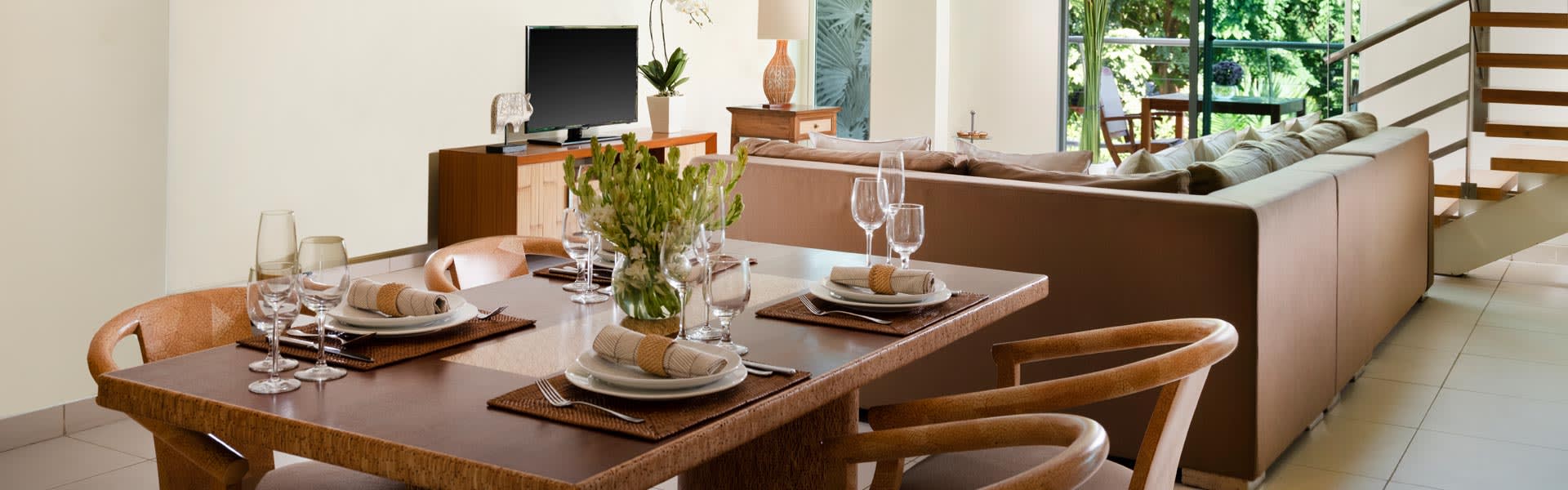 Three Bedroom Duplex Apartment Suite With Rooftop Plunge Pool