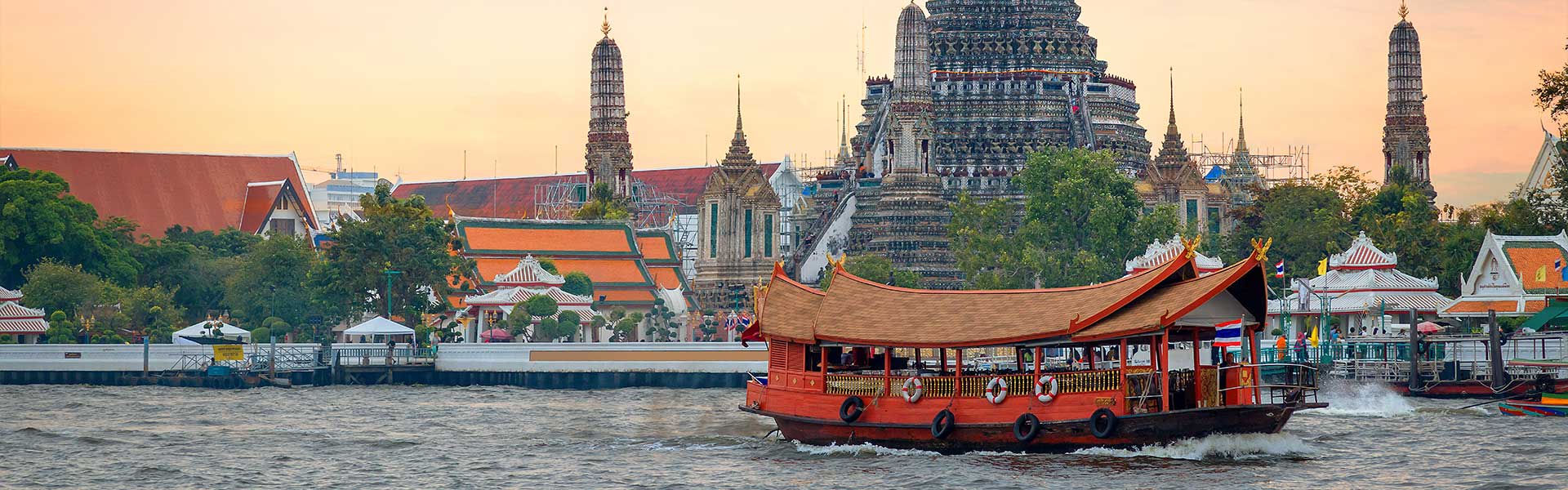 Chao Phraya River Cruise Bangkok Manohra Cruises Bangkok Thailand