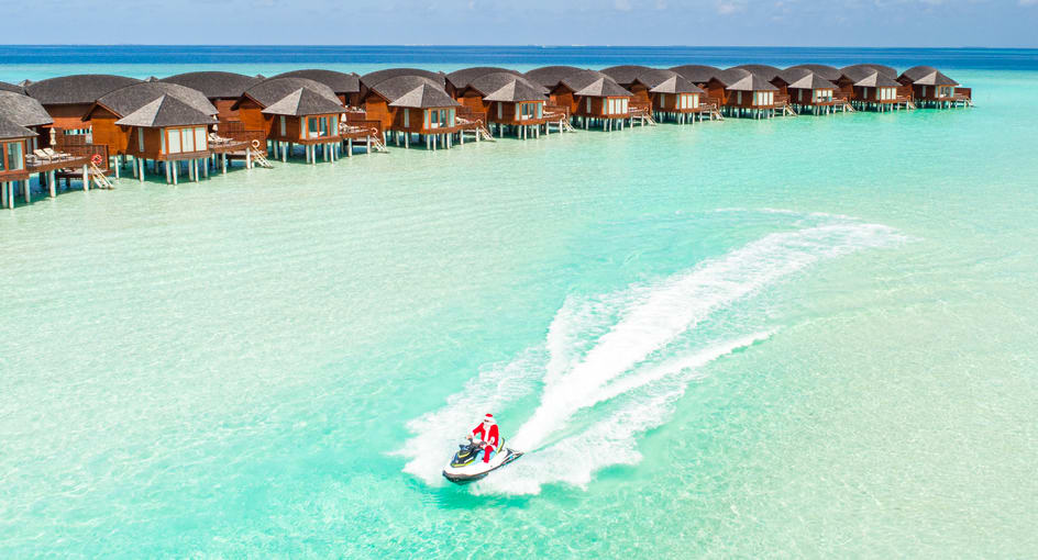 Anantara Dhigu Maldives Festive Santa Lagoon