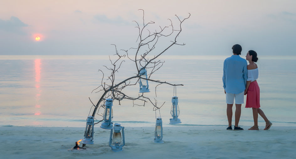 Anantara Dhigu Maldives Couple on the Beach