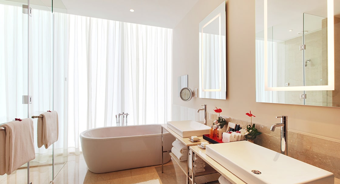 Top Hotels in Dubai Luxury Rooms at Anantara Downtown Dubai