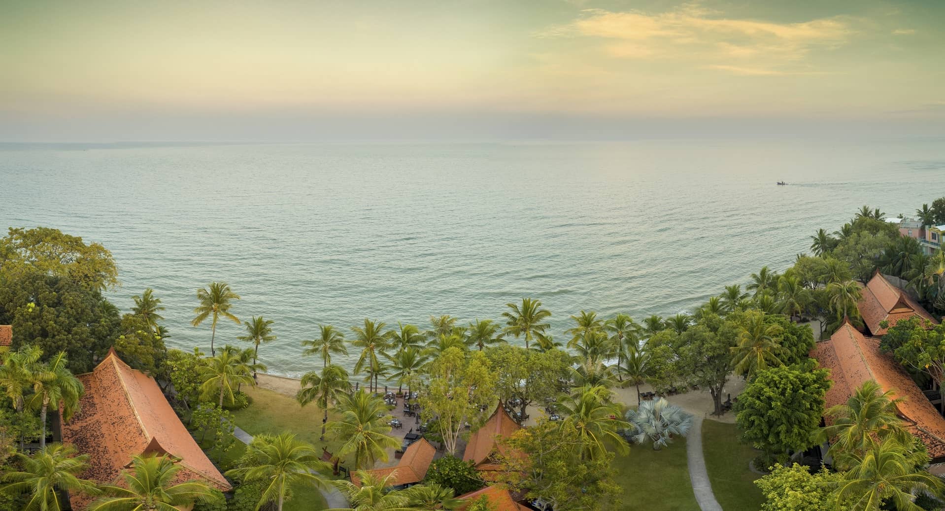 Hotel Hua Hin Anantara: Why This Old-School Classic Still Beats the Modern Resorts