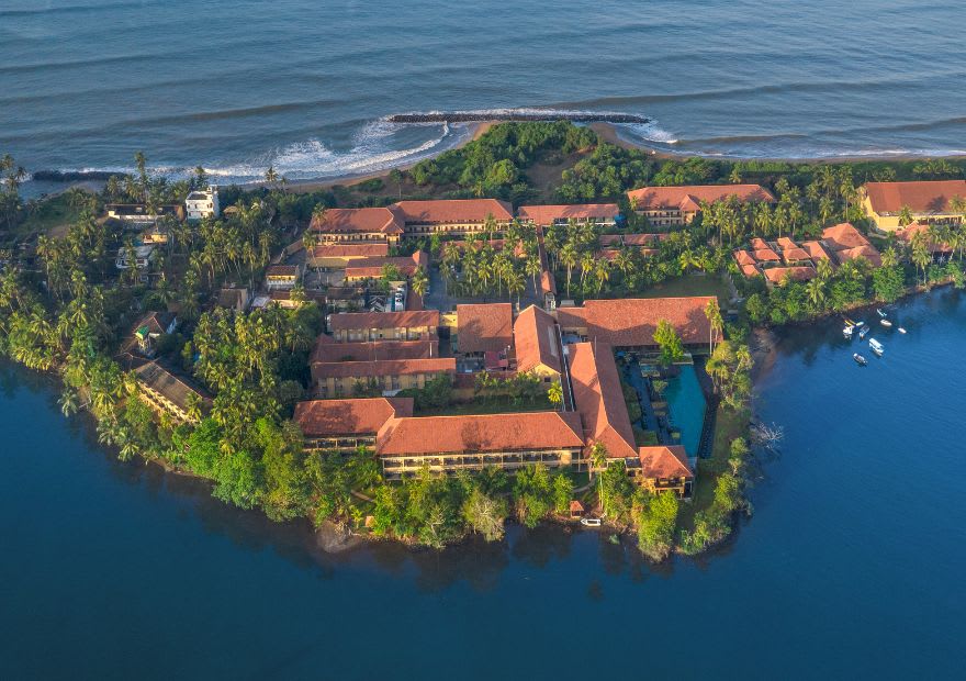 Luxury Resort Between River and Sea