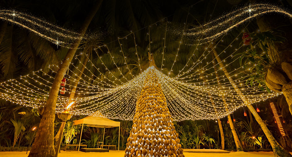 Anantara Kihavah Maldives Christmas Tree Lighting