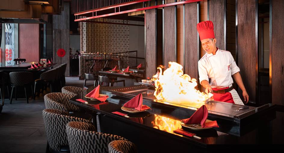 المطاعم اليابانية المطلة على النهر مطعم Benihana بنيهانا في بانكوك