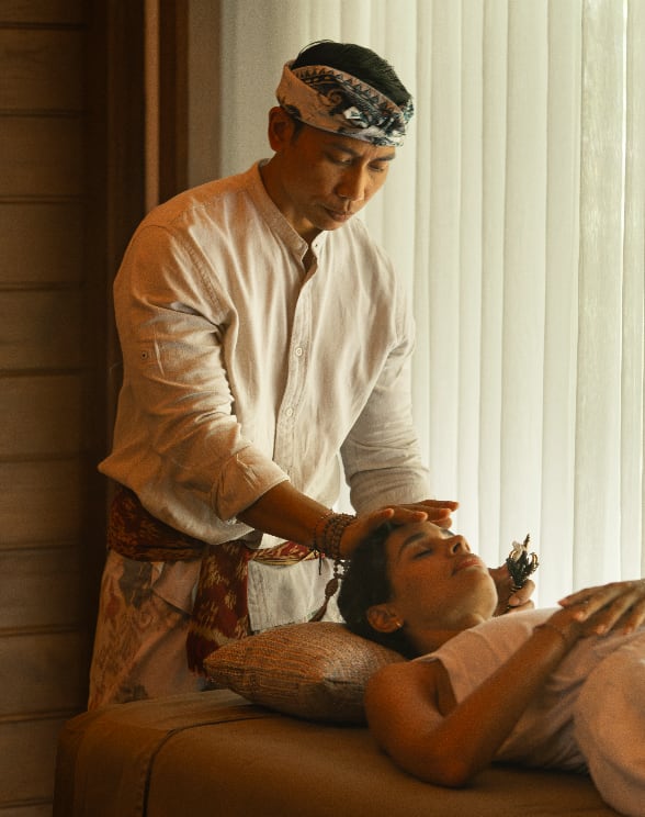 Immerse yourself in serenity as you embark on a revitalizing wellness journey, flowing into the lush, healing landscapes of Ubud to the dramatic cliffs of Uluwatu.