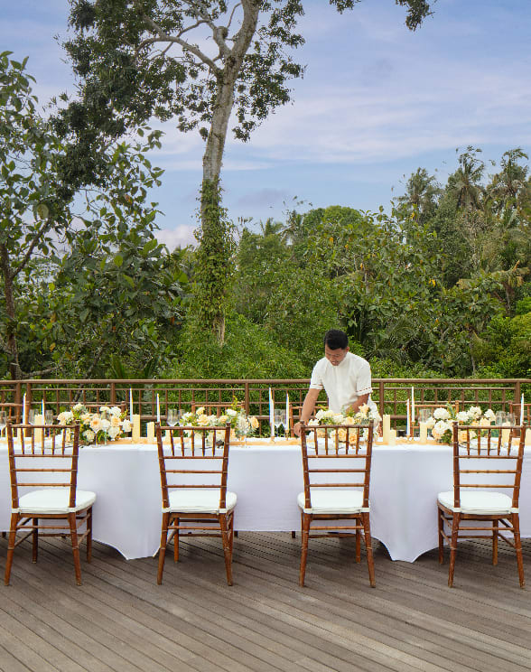 Intimate ceremonies take place in the canopy of Ubud’s lush rainforest in Payangan, especially breathtaking sunset view at Anantara Ubud Bali Resort