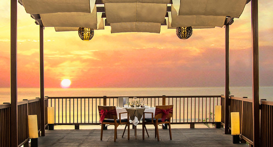 Romantic Restaurants in Bali | Cave Dining at Anantara Uluwatu Bali