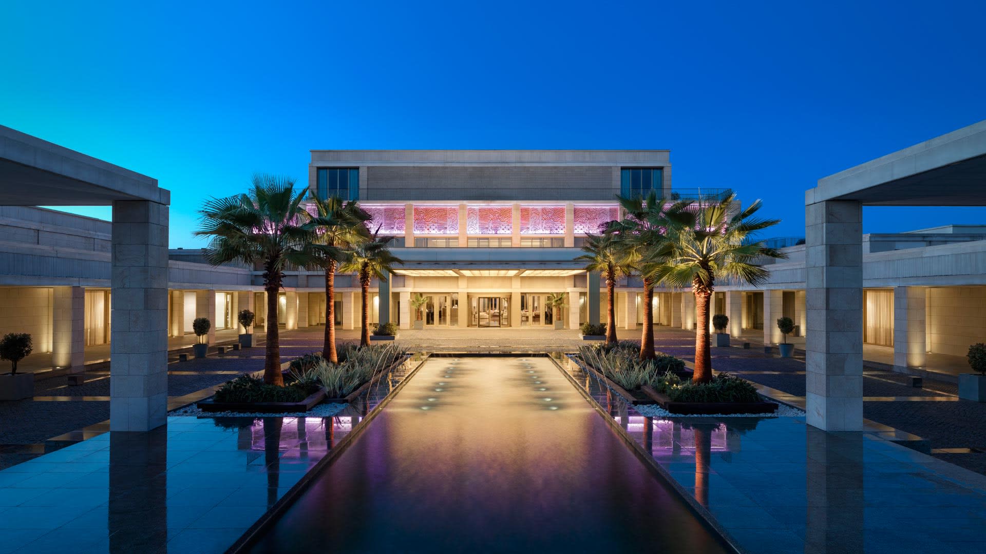 https://assets.anantara.com/image/upload/q_auto,f_auto/media/minor/anantara/images/anantara-vilamoura-algarve-resort/the-resort/desktop-banner/anantara_vilamoura_arrival_morning_1920x1080.jpg