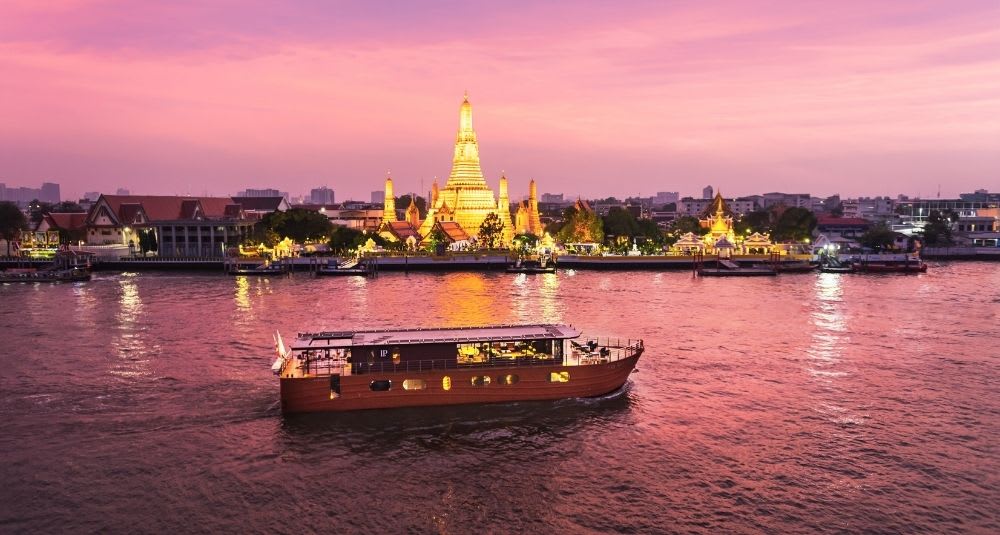 Luxury Cruise in Bangkok's Chaophraya River