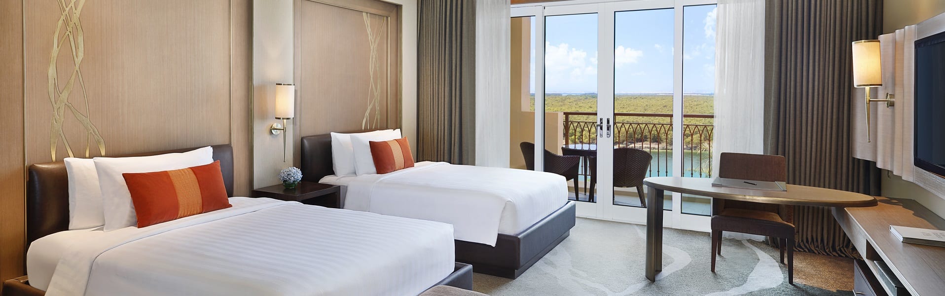 Abu Dhabi City Hotels Deluxe Mangroves Room Eastern Mangroves