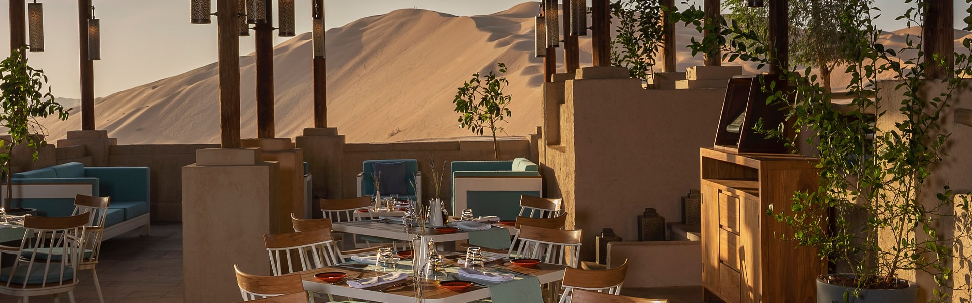 Abu Dhabi Poolside Restaurant Ghadeer At Anantara Qasr Al Sarab