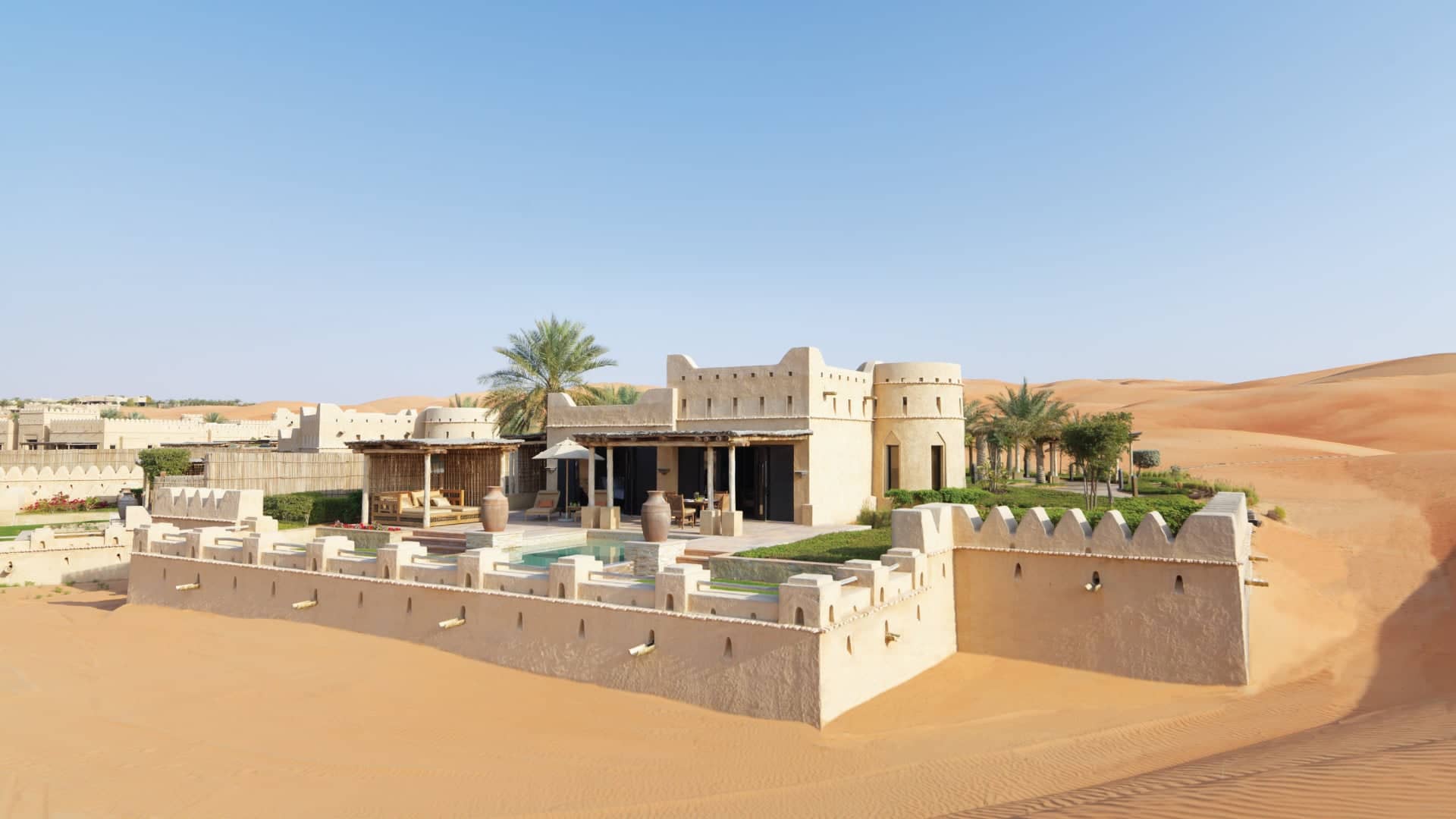 https://assets.anantara.com/image/upload/q_auto,f_auto/media/minor/anantara/images/royal-pavilion-villas-by-qasr-al-sarab/the-resort/desktop-banner/royal_pavilion_by_qasr_al_sarab_desktop_banner_1920x1080.jpg
