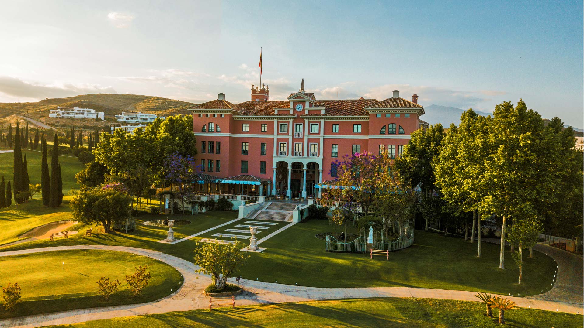 https://assets.anantara.com/image/upload/q_auto/media/minor/anantara/images/anantara-marbella1/the-resort/desktop-banner/anantara_villa_padierna_resort_desktop_banner.jpg